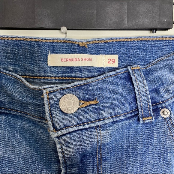 Levi’s lightly distressed Bermuda shorts 29 - Picture 4 of 6